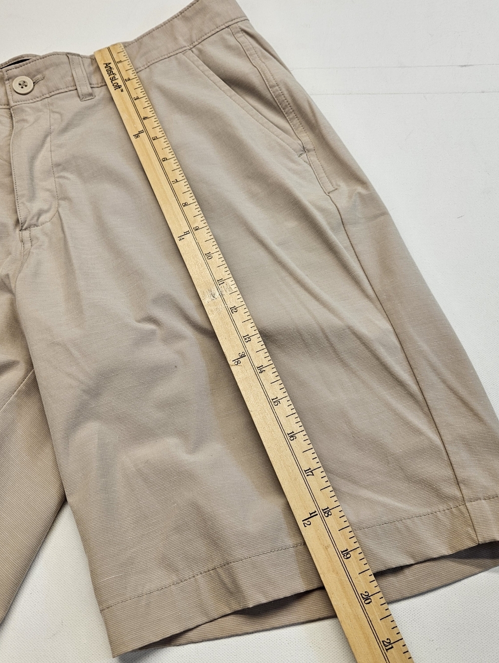 Johnnie-O Mulligan Shorts Mens 32 Tan Flat Front Chino Golf Outdoor 9"
